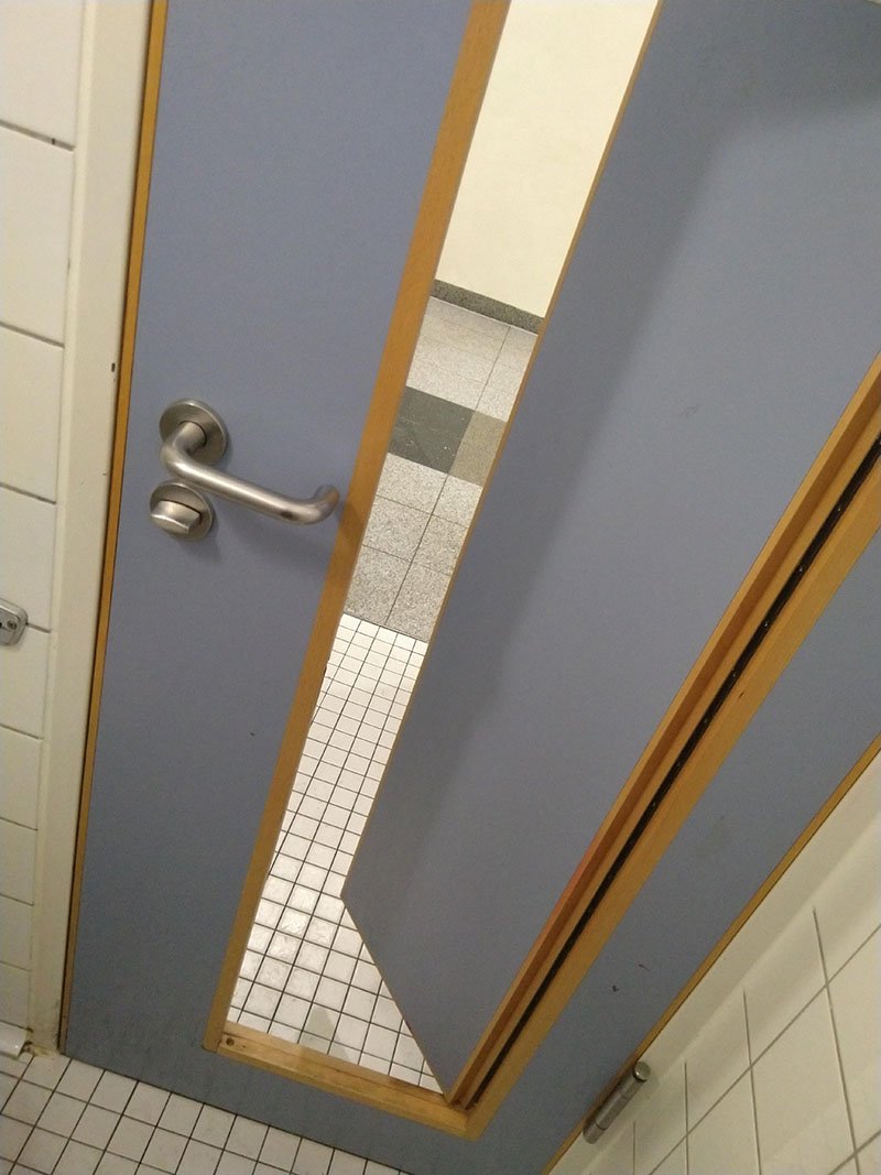 Складная дверь в туалет