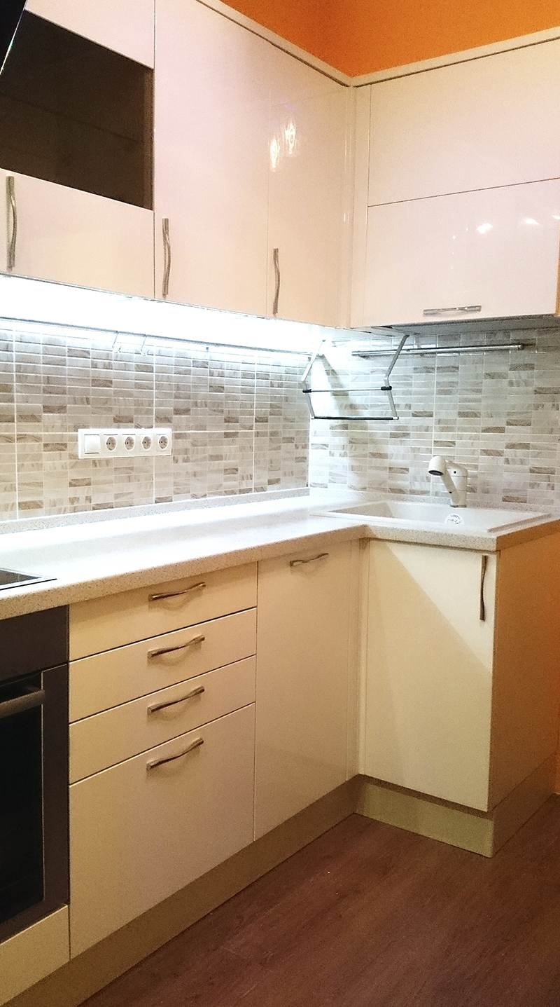 Фартук для угловой кухни из плитки