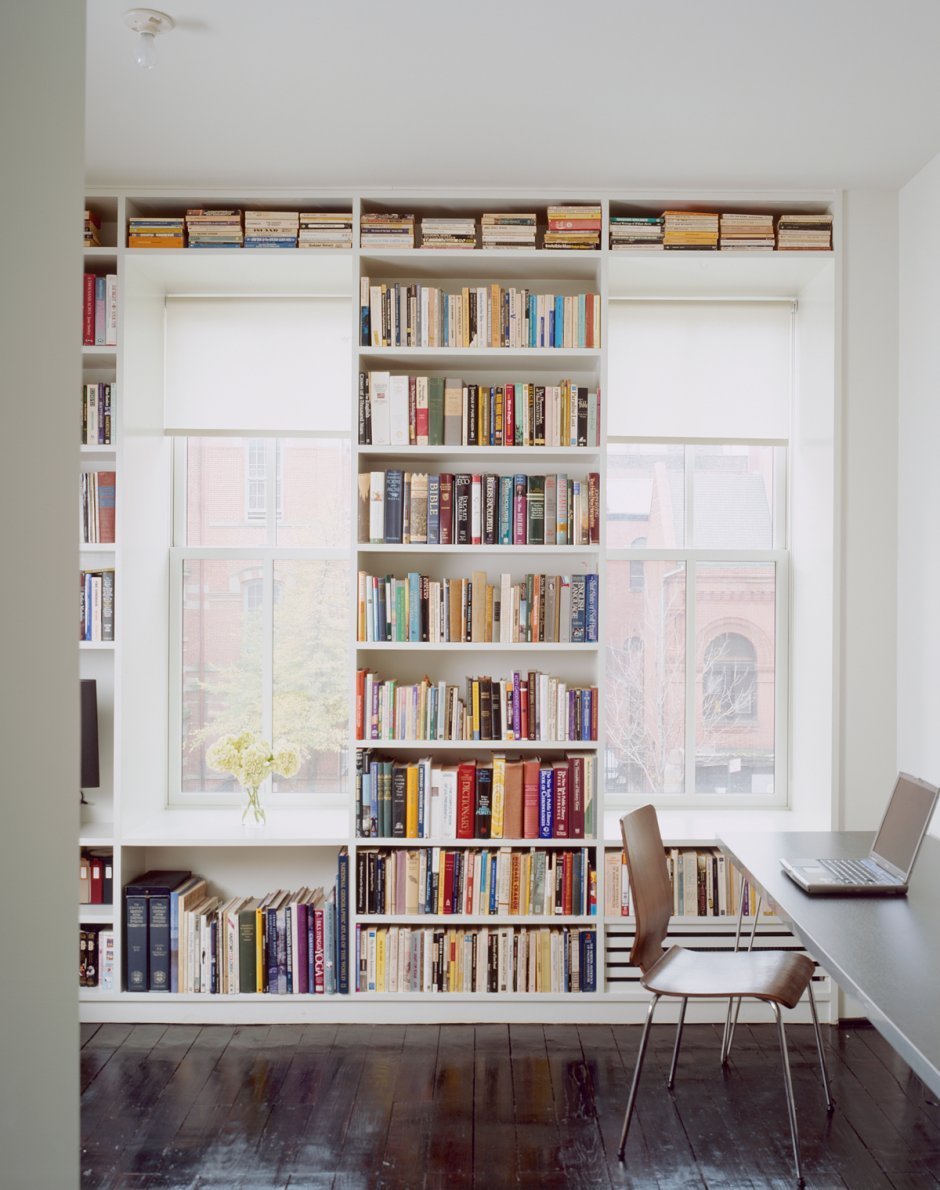 Книжный стеллаж под потолок