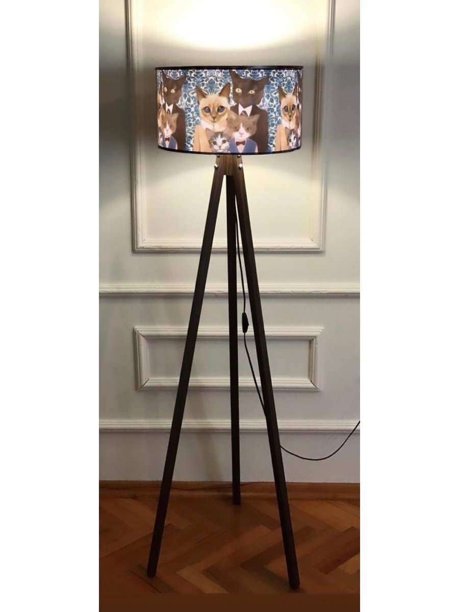 Торшер тренога Moesi