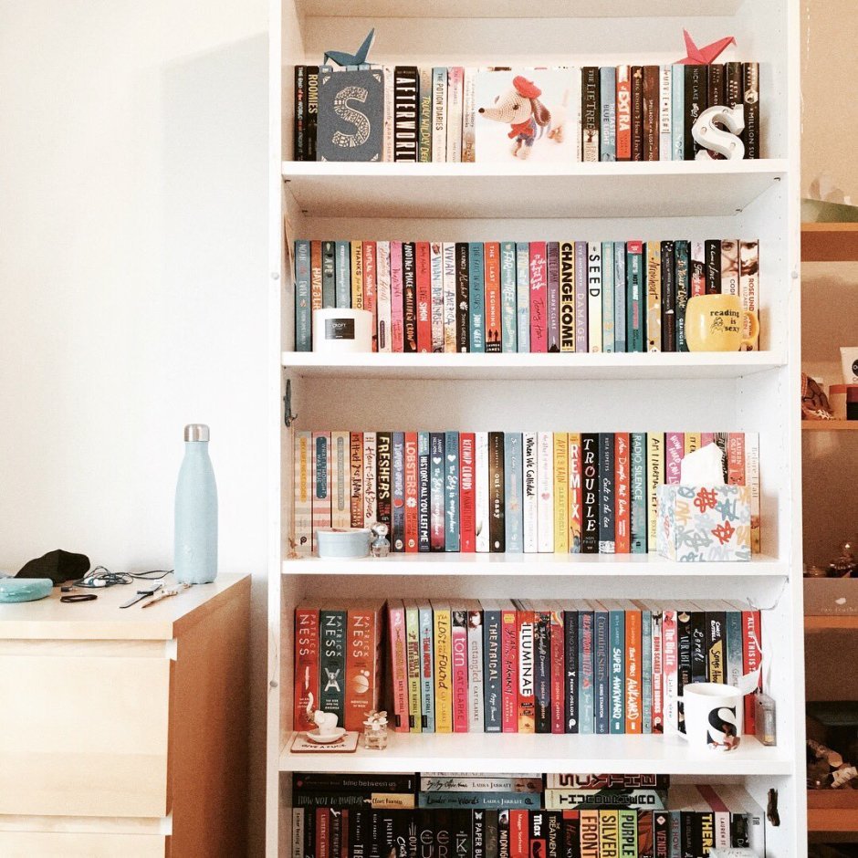 Полка с книжками