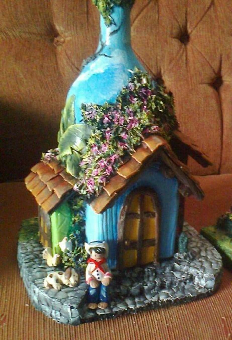 Домик из бутылки