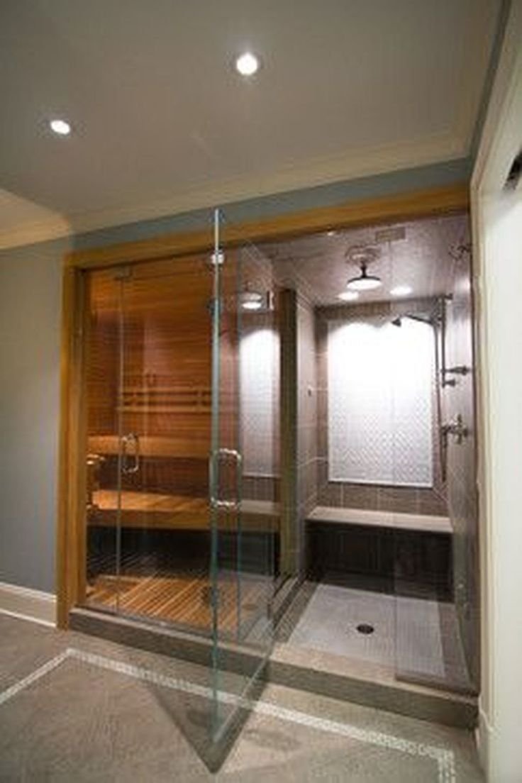 Ванная комната с сауной и душевой кабиной в квартире