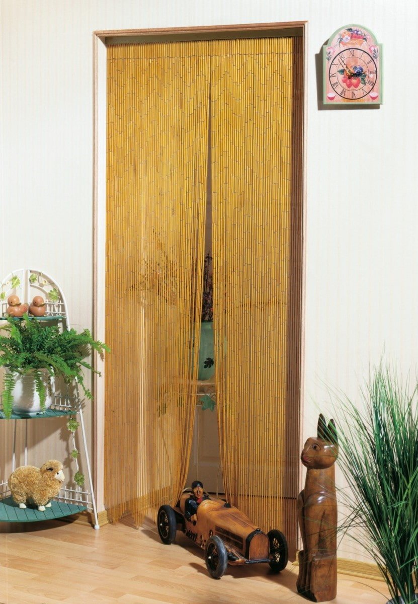 Деревянные шторки на дверной проем