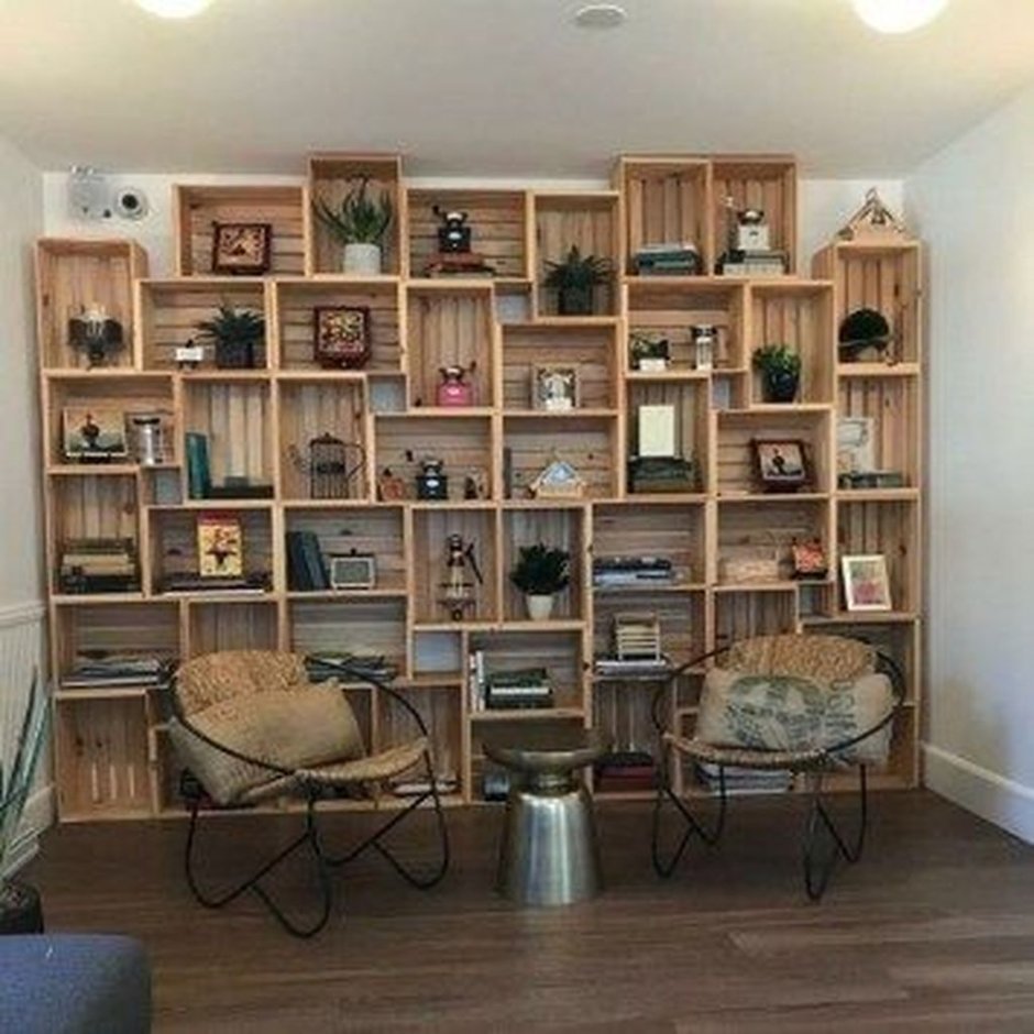 Книжный стеллаж из досок
