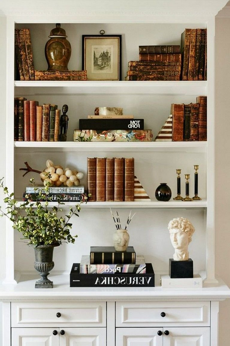 Книжные полки в интерьере