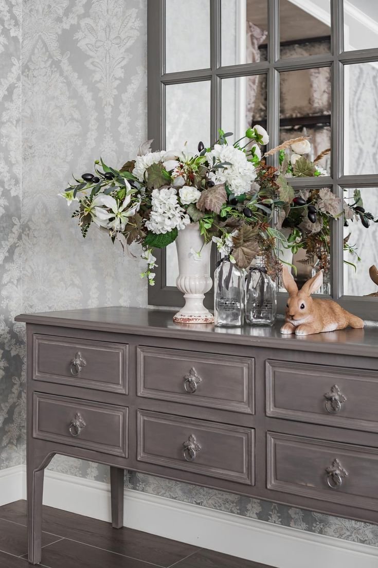 Комод в неоклассическом стиле