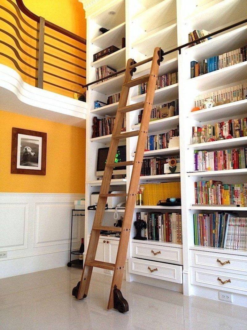 Лестница для книжных стеллажей