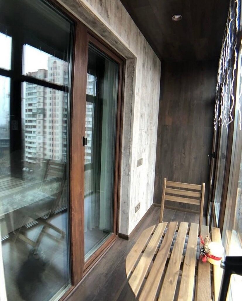 Ламинированный балкон
