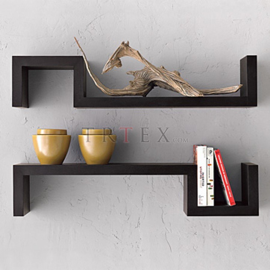 Настенные полки из дерева в интерьере