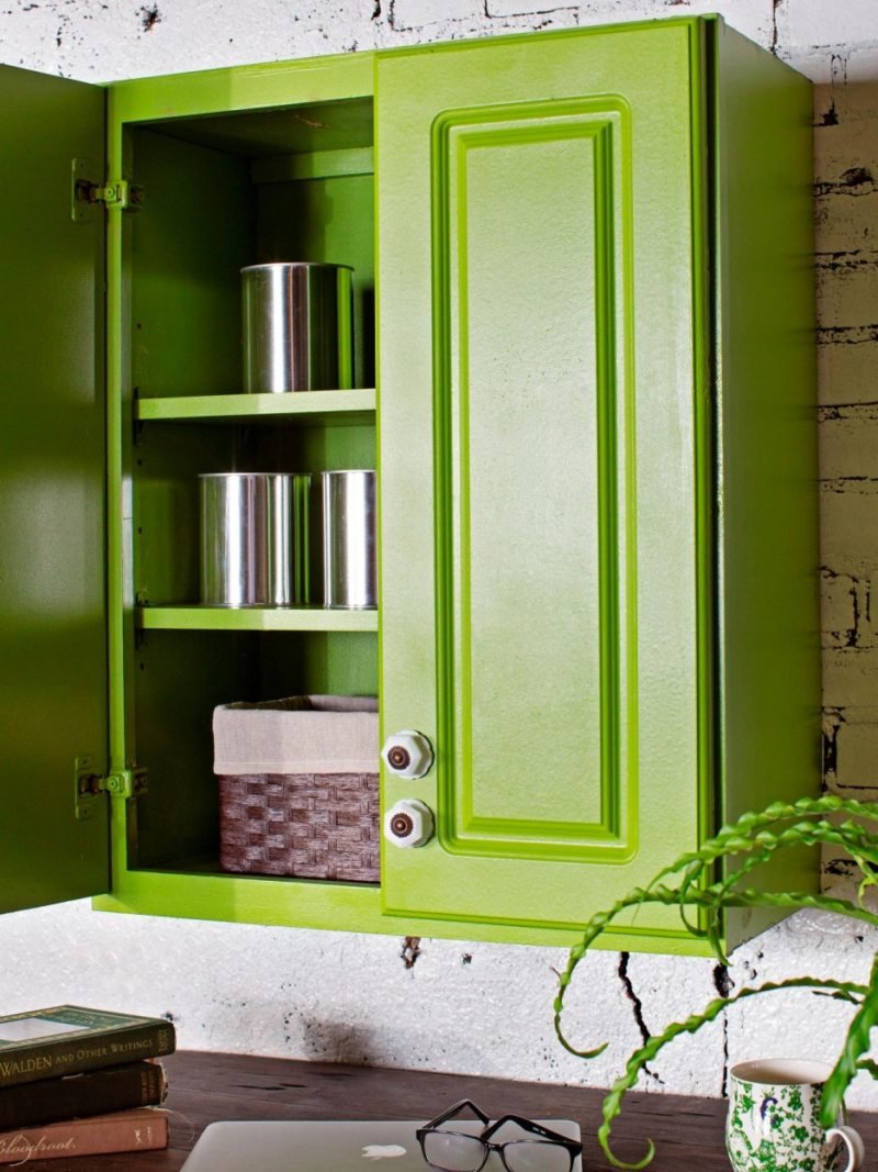 Шкаф зеленого цвета