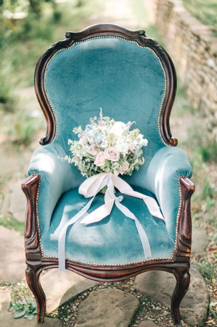 Кресло с цветами