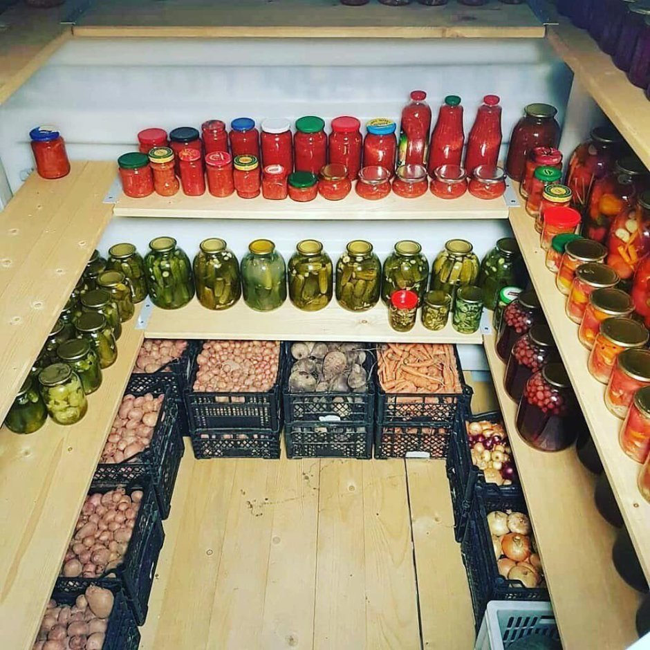 Погреб с соленьями