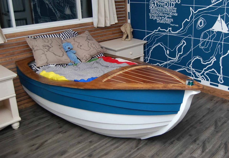 Кровать корабль высокая