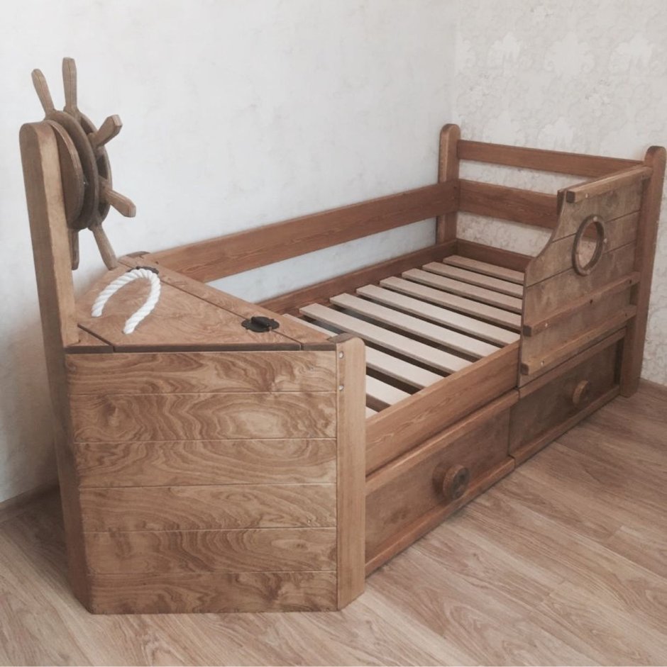 Детская кроватка корабль