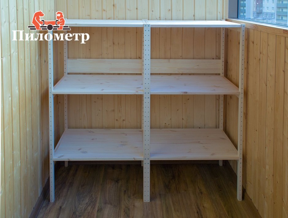 Деревянный стеллаж на балкон
