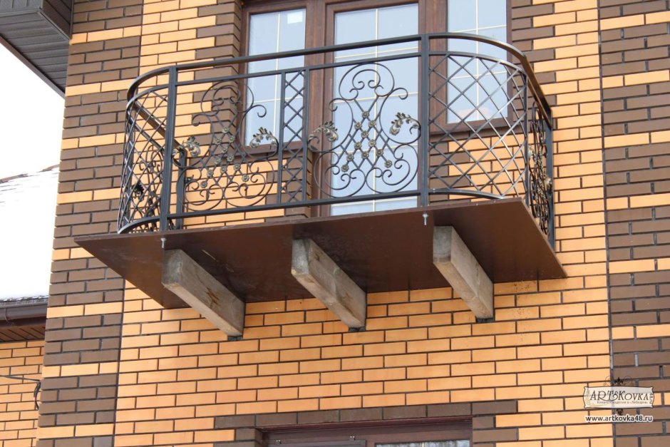Металлический балкон