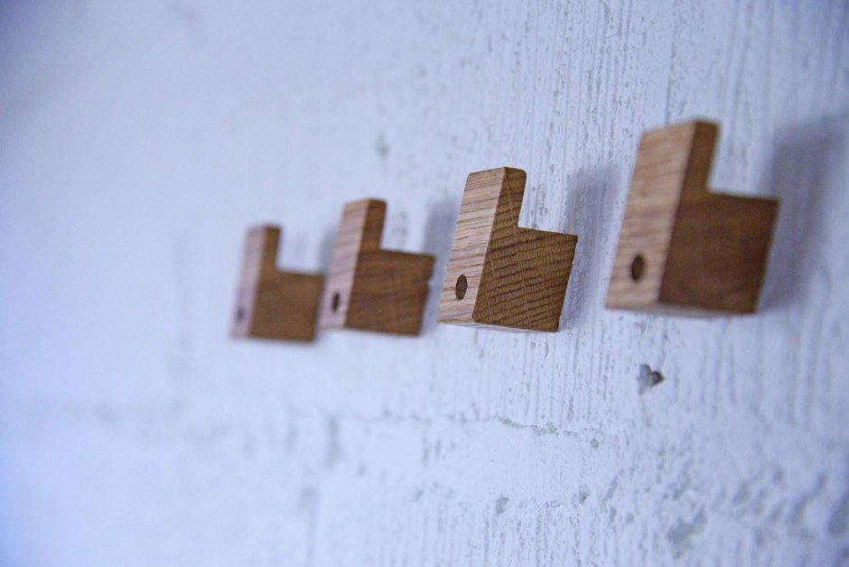 Мебельные крючки из дерева
