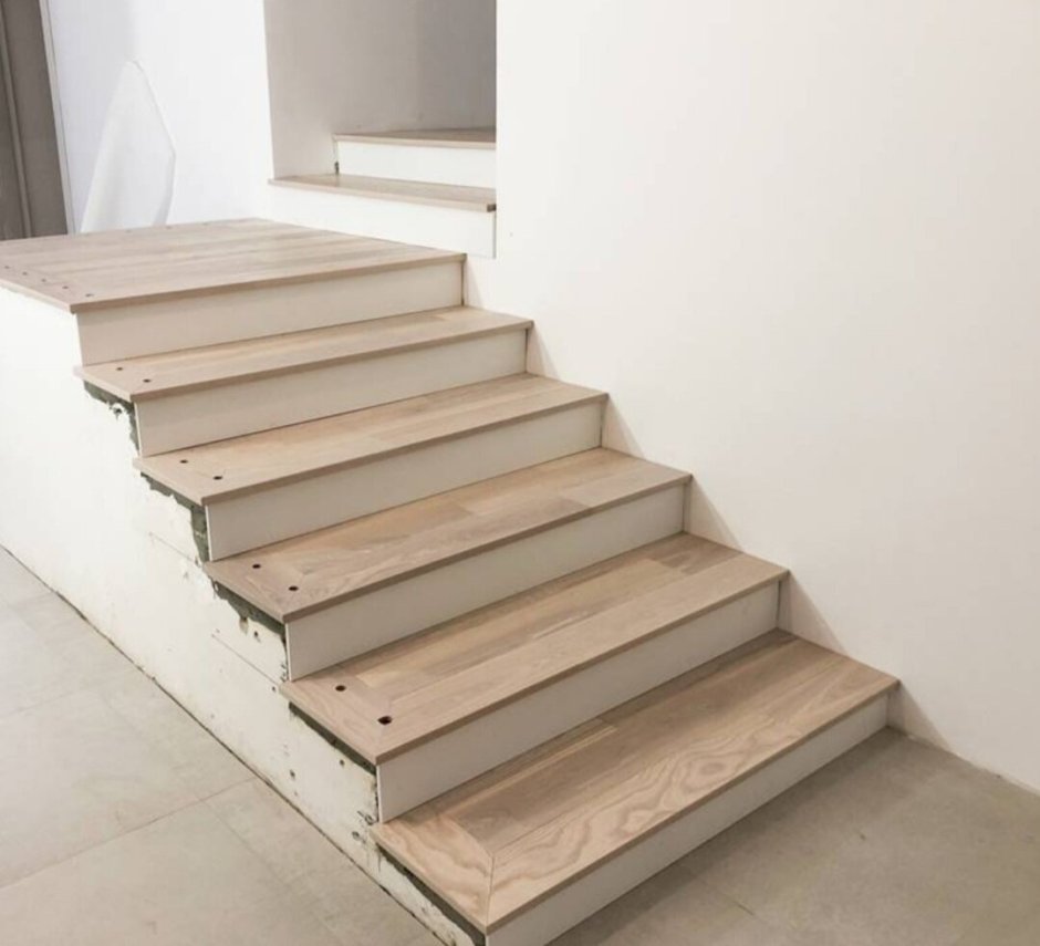 Отделка бетонной лестницы ламинатом
