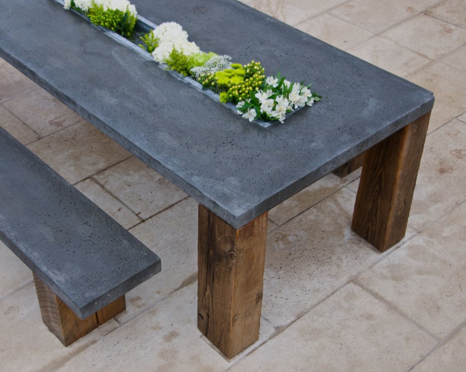 Дизайнерский стол из бетона