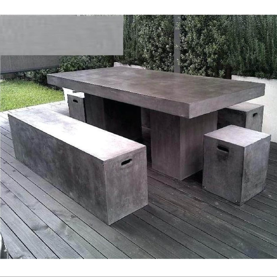 Садовый стол из бетона