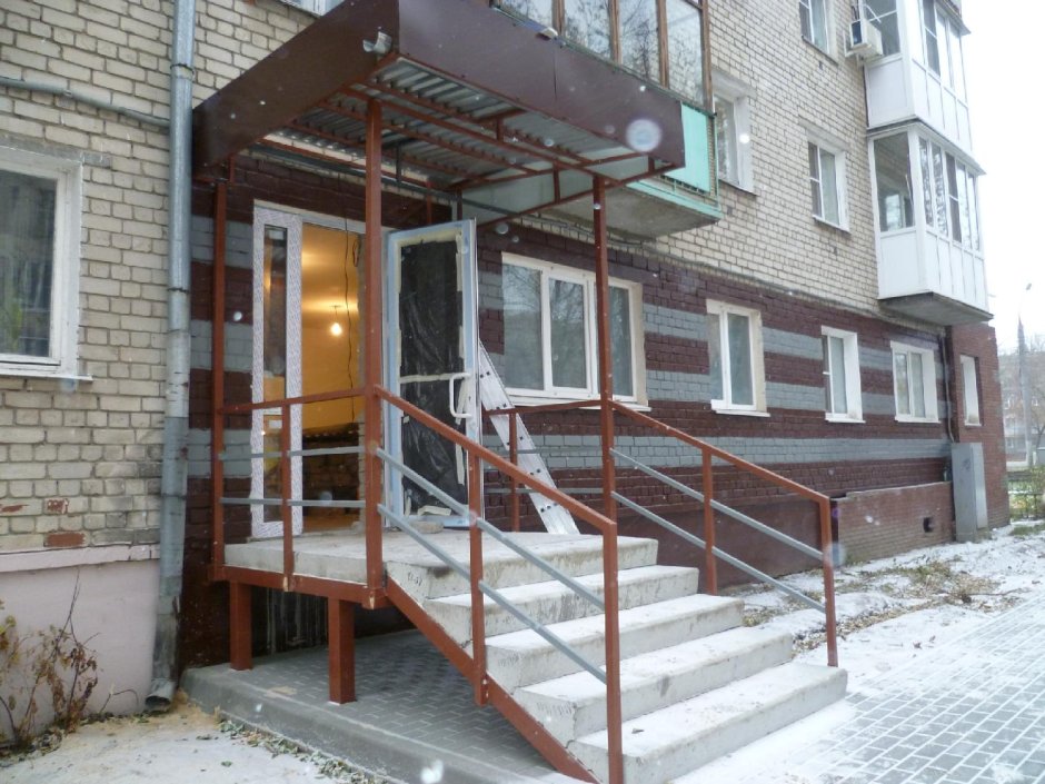 Крыльцо магазина