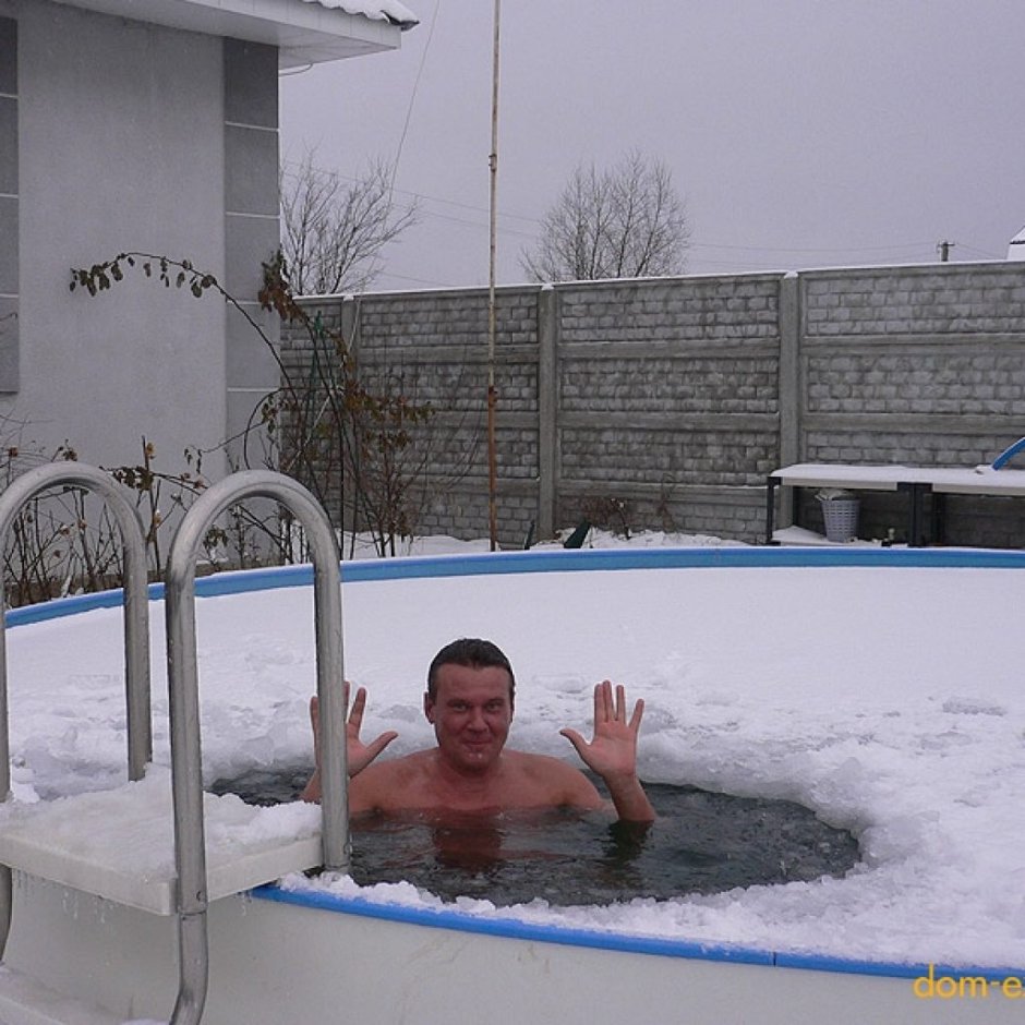 Зимний бассейн на даче