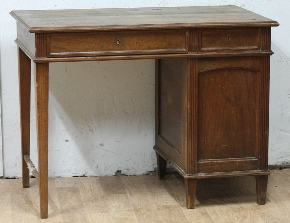 Старинный дубовый письменный стол артикул СП-4832