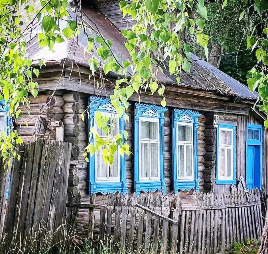 Красивый деревенский домик