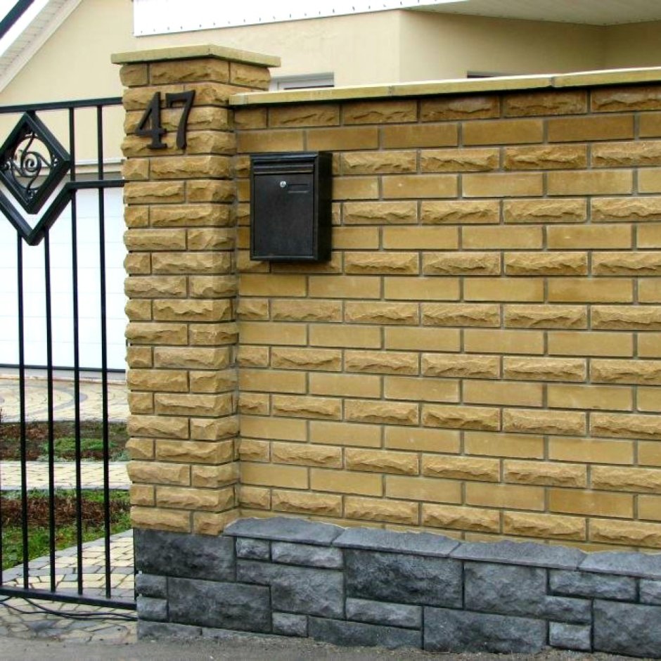Кирпичный забор Фагот