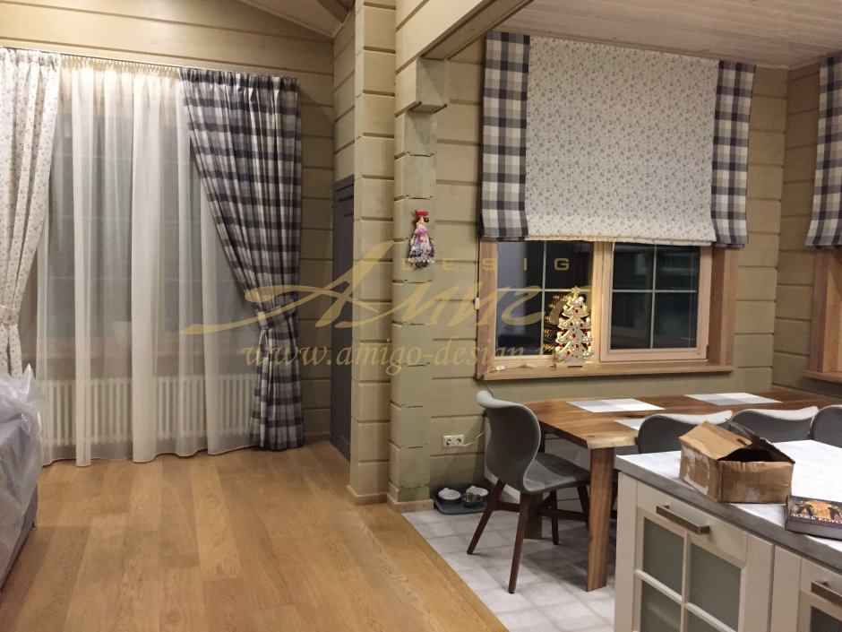 Римские шторы в загородном доме