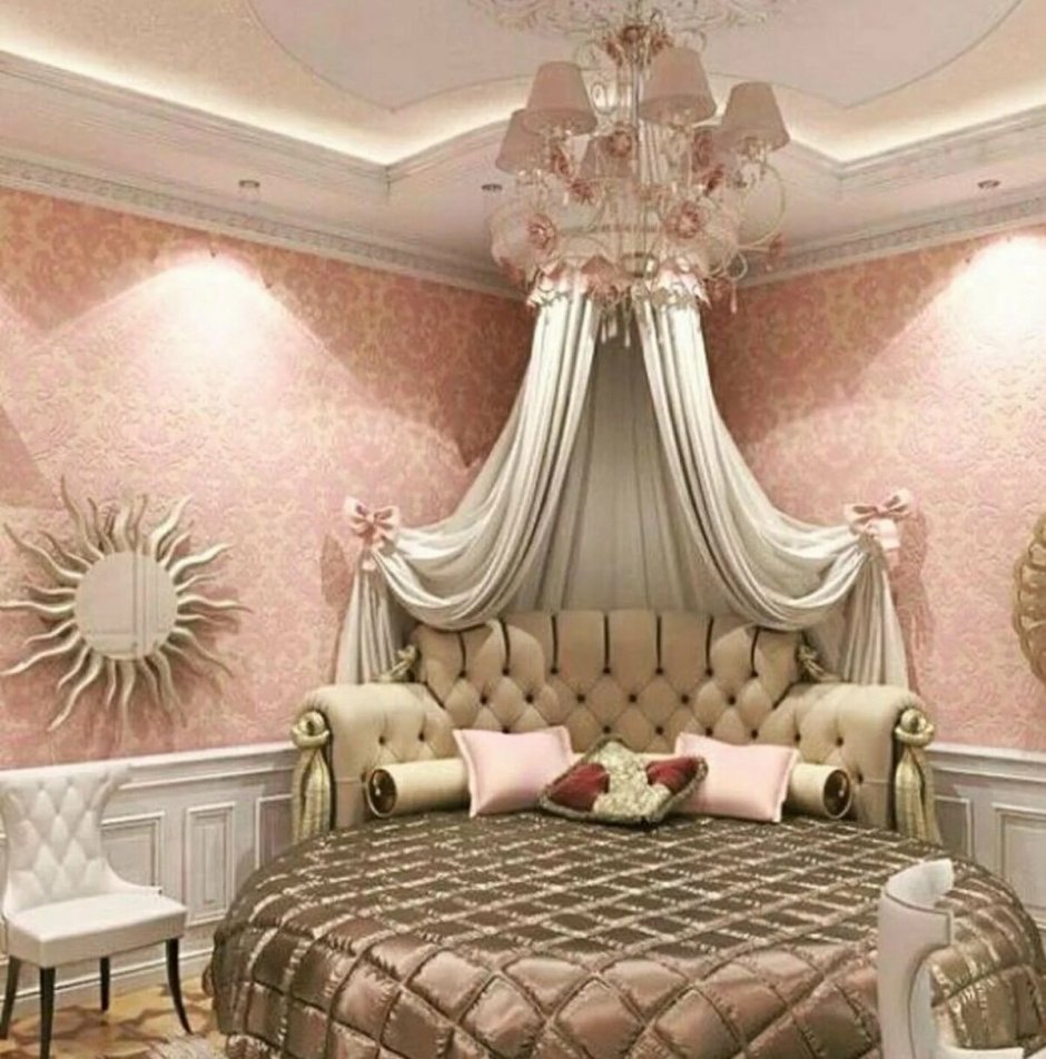 Королевская спальня