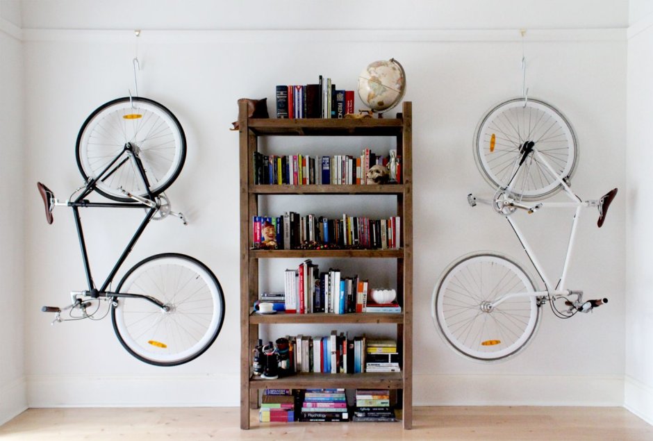 Вертикальное хранение велосипеда в квартире
