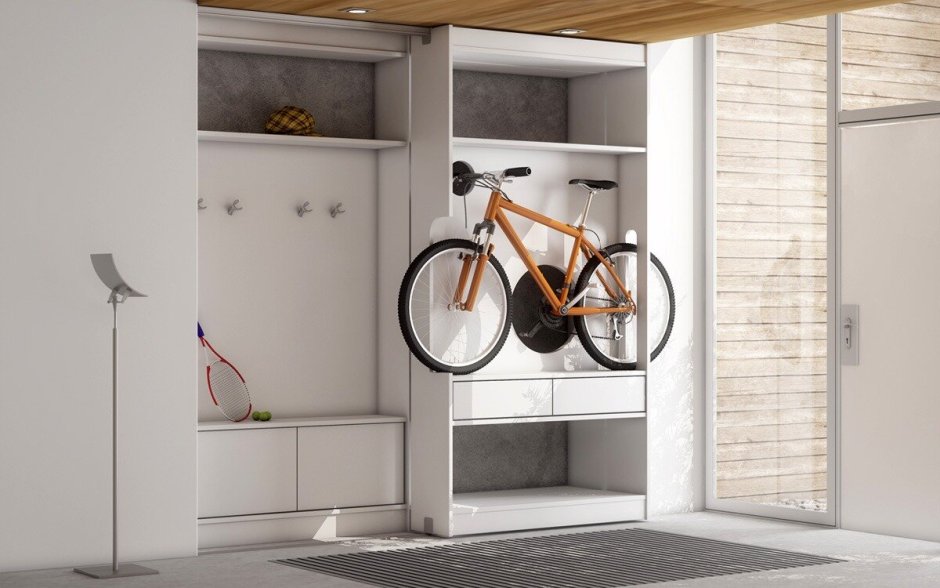 Шкаф для велосипеда в коридоре
