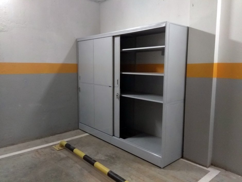 Металлический шкаф в паркинг boxgara