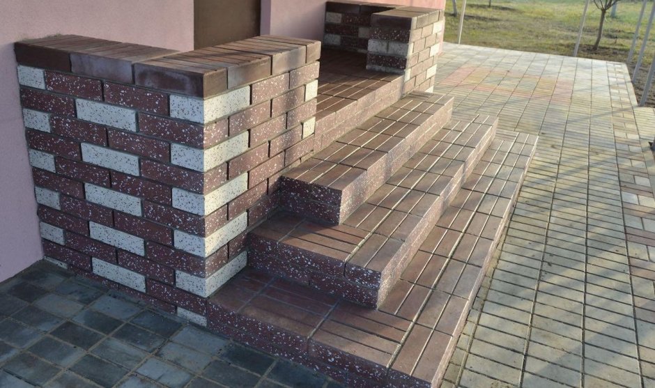 Отделка бетонного крыльца тротуарной плиткой