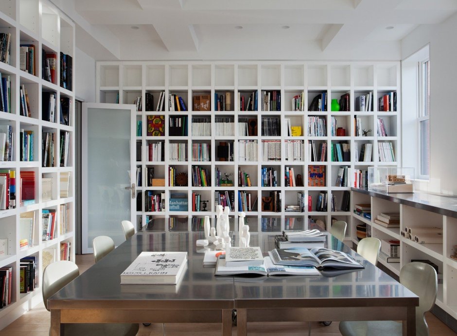 Книжный шкаф с местом для чтения