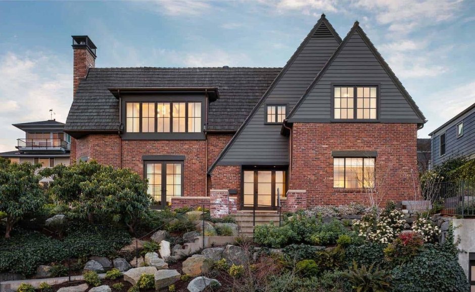 Стиль Тюдор (Tudor Revival Cottage)