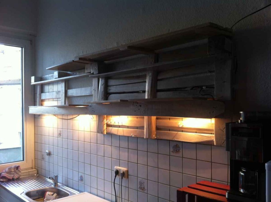 Кухонная стенка из поддонов