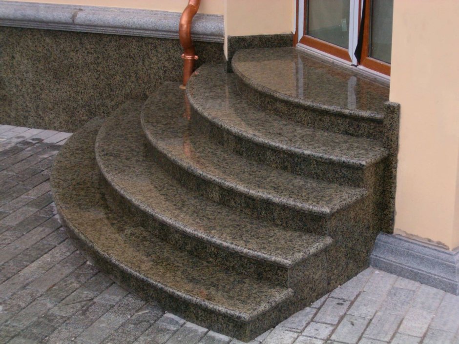 Лестница бетонная уличная