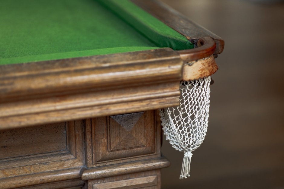Constructing the Corner of a Billiard Table