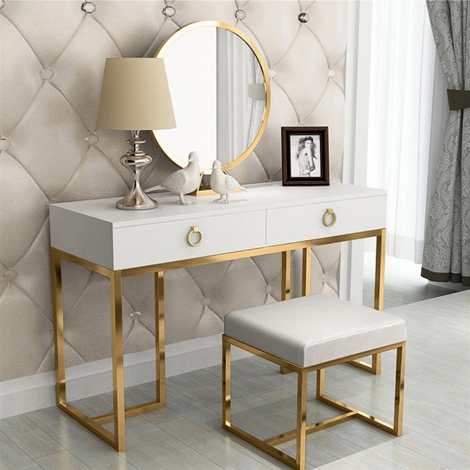 Стол туалетный Metal Vanity Table
