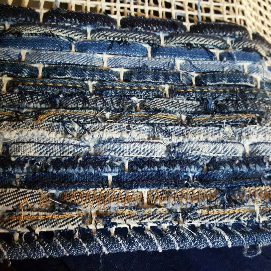 Коврик из джинсовых поясов