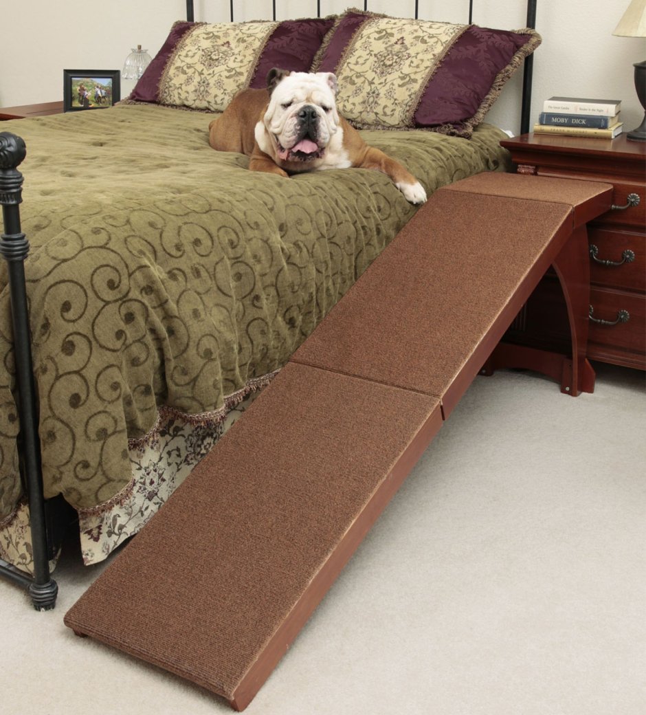 Лесенка для собак на кровать