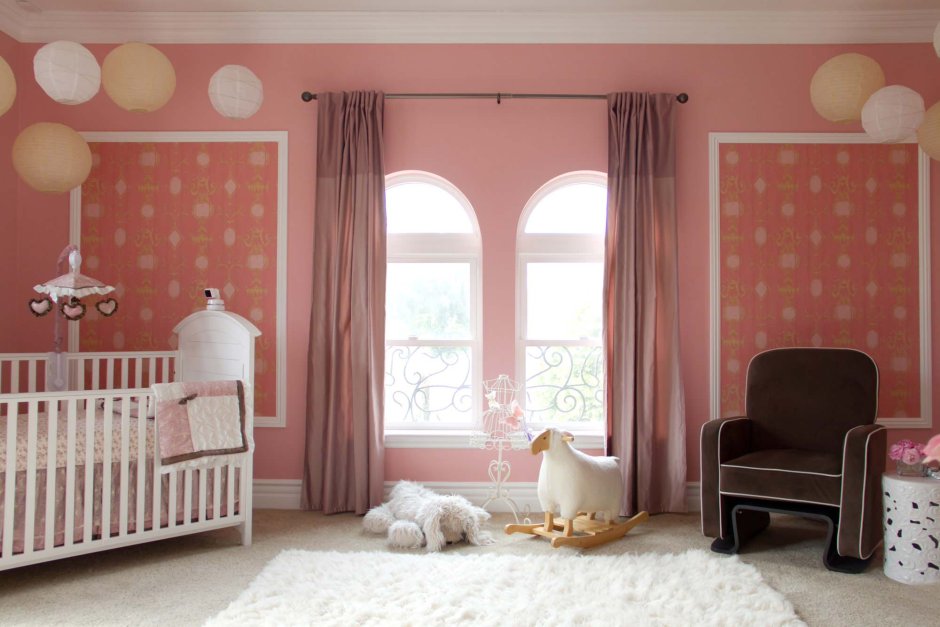 Шторы в комнату с розовыми стенами