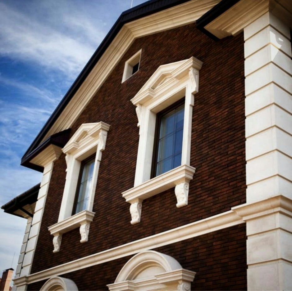 Декор фасада из травертина