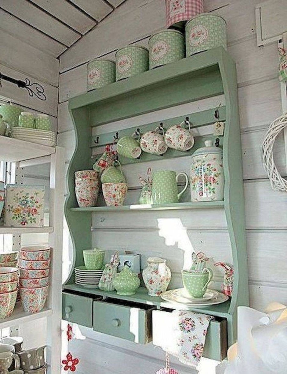 Полки на кухне в стиле Shabby Shick