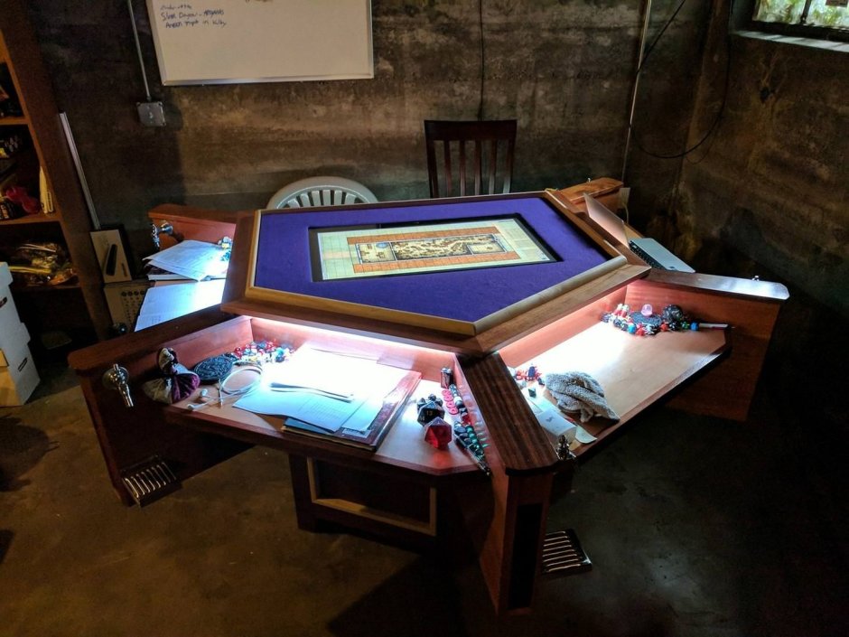 Игровой стол для настольных игр