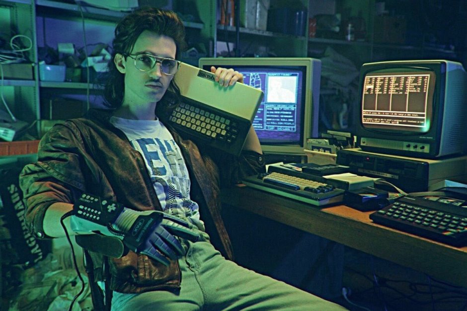 Рами малек Hackerman