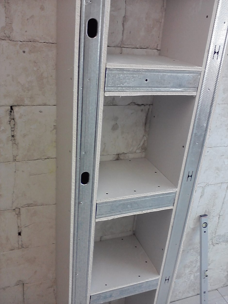 Шкаф с полками из гипсокартона